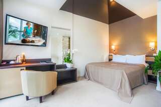Отель NEMO Hotel Resort & Spa Одесса Люкс с видом на город и во двор здания-3