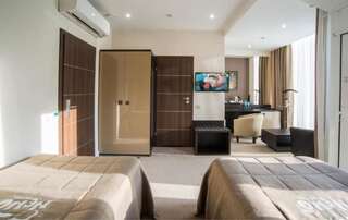 Отель NEMO Hotel Resort & Spa Одесса Стандартный двухместный номер с 2 отдельными кроватями и видом на город-3