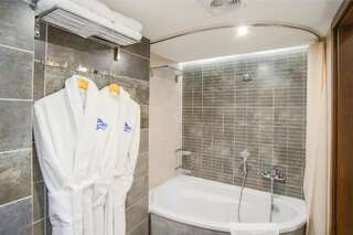 Отель NEMO Hotel Resort & Spa Одесса Стандартный двухместный номер с 2 отдельными кроватями и видом на город-4